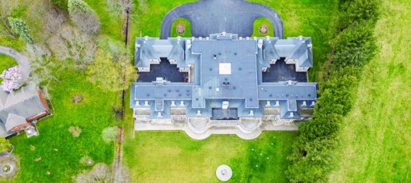 7 bedrooms House in Mississauga, Canada No. 822 6