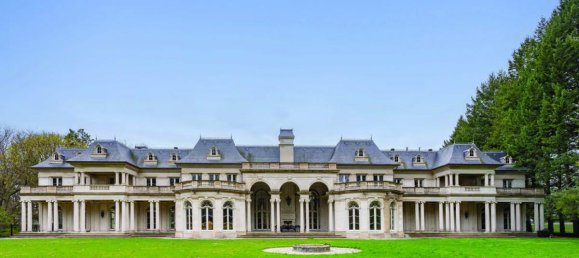 7 bedrooms House in Mississauga, Canada No. 822 12