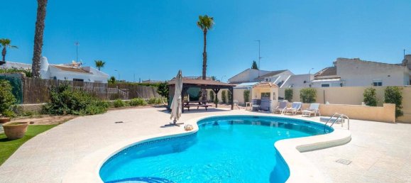 Casa de 4 dormitorios en Torrevieja, Spain No. 183604 4