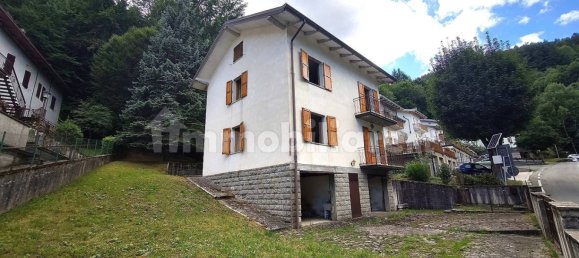 4 bedrooms Villa in Sestola, Italy No. 295895 6
