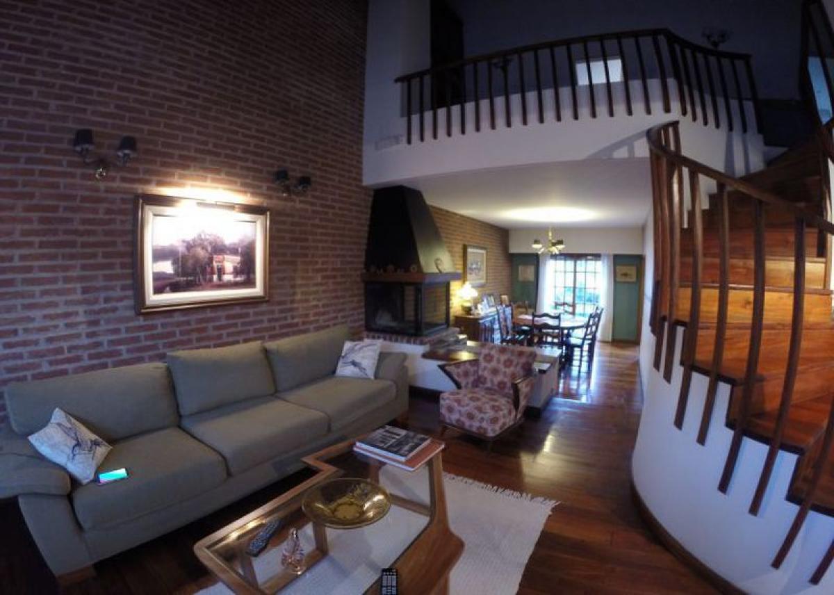 3 غرف نوم منزل في Moron, Argentina رقم 11925