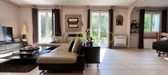 6 bedrooms House in Villabe, France No. 323488 3