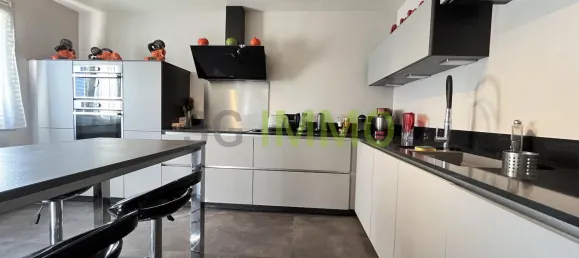 6 bedrooms House in Villabe, France No. 323488 8