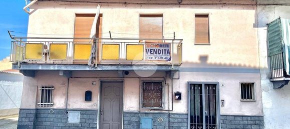 2 bedrooms Apartment in Chivasso, Italy No. 140649 2