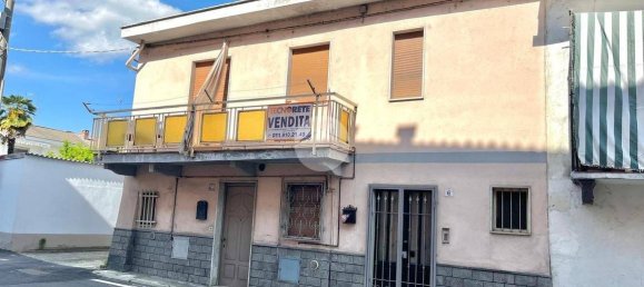 2 bedrooms Apartment in Chivasso, Italy No. 140649 3