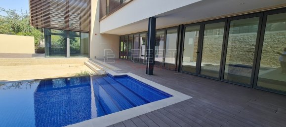 5 bedrooms Villa in Dubai, UAE No. 7674 7