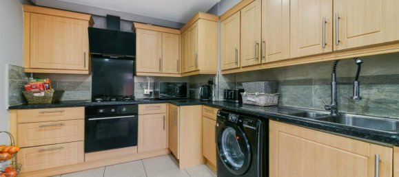 3 Schlafzimmer Haus in London, United Kingdom, Nr. 9884 3