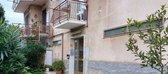 Квартира с 2 комнатами в Генуя, Италия № 257938 5