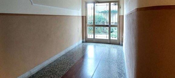 Квартира с 2 комнатами в Генуя, Италия № 257938 3