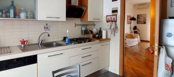 Квартира с 2 комнатами в Генуя, Италия № 257938 13