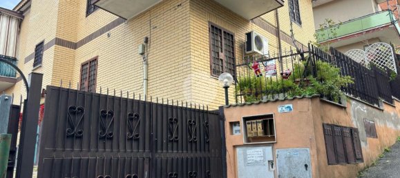 2-salle Appartement à Rome, Italy No. 230957 3