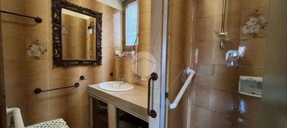 2-salle Appartement à Rome, Italy No. 230957 23