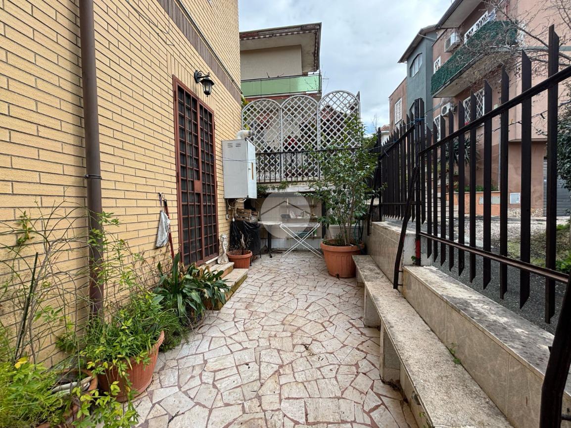 2-salle Appartement à Rome, Italy No. 230957