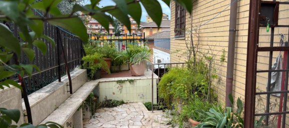 2-salle Appartement à Rome, Italy No. 230957 4