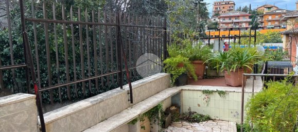 2-salle Appartement à Rome, Italy No. 230957 7