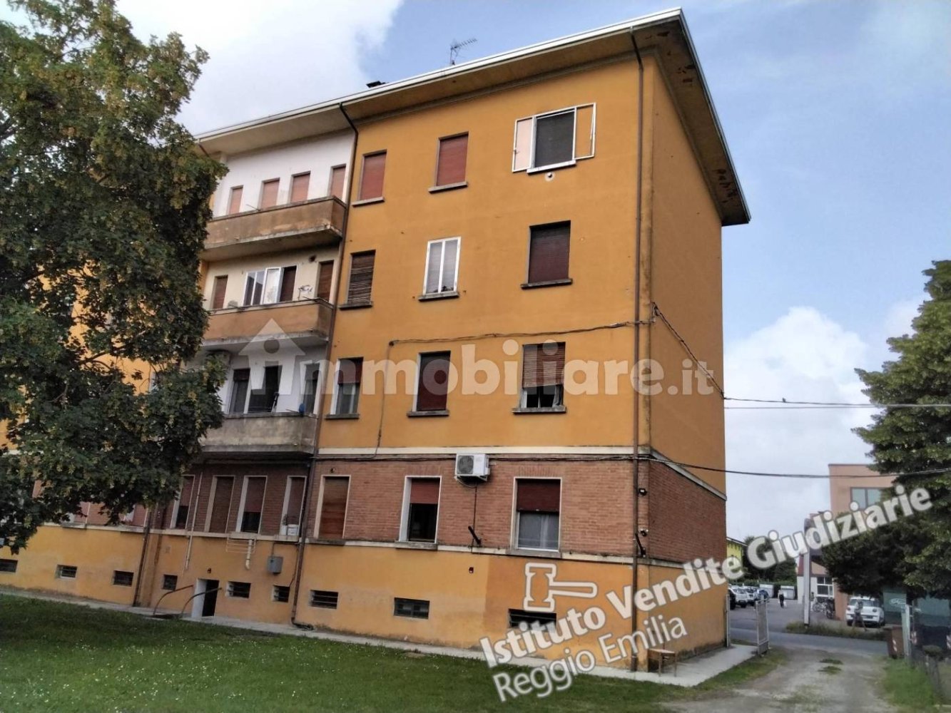 5 rooms Apartment in Fabbrico, Italy No. 330530
