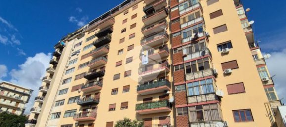 3 Schlafzimmer Wohnung in Palermo, Italy, Nr. 175256 8