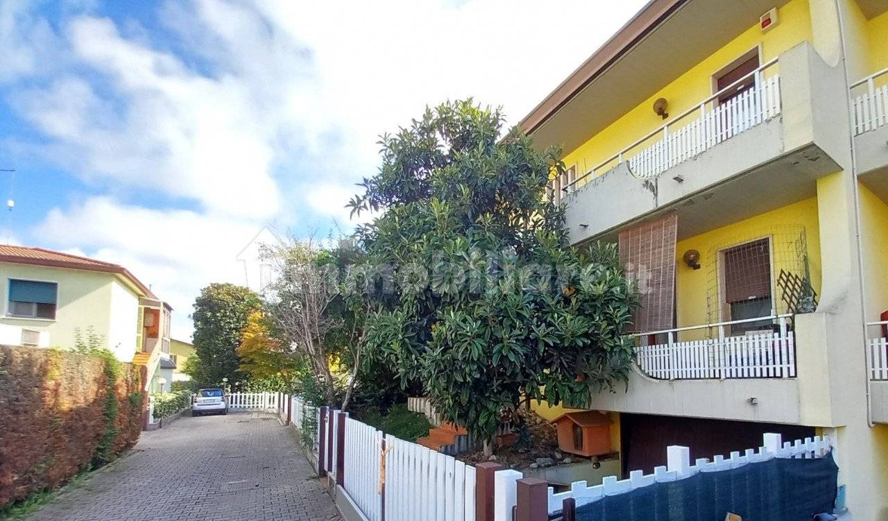 3 bedrooms Villa in Albignasego, Italy No. 341650