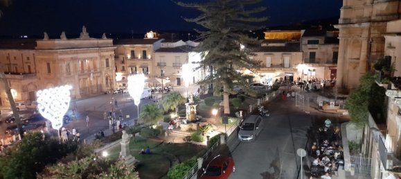 Дом с 7 комнатами в Ното, Италия № 157205 3