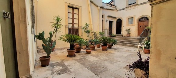 Дом с 7 комнатами в Ното, Италия № 157205 13