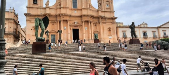 Дом с 7 комнатами в Ното, Италия № 157205 7