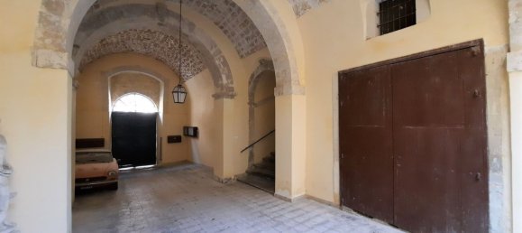 Дом с 7 комнатами в Ното, Италия № 157205 14