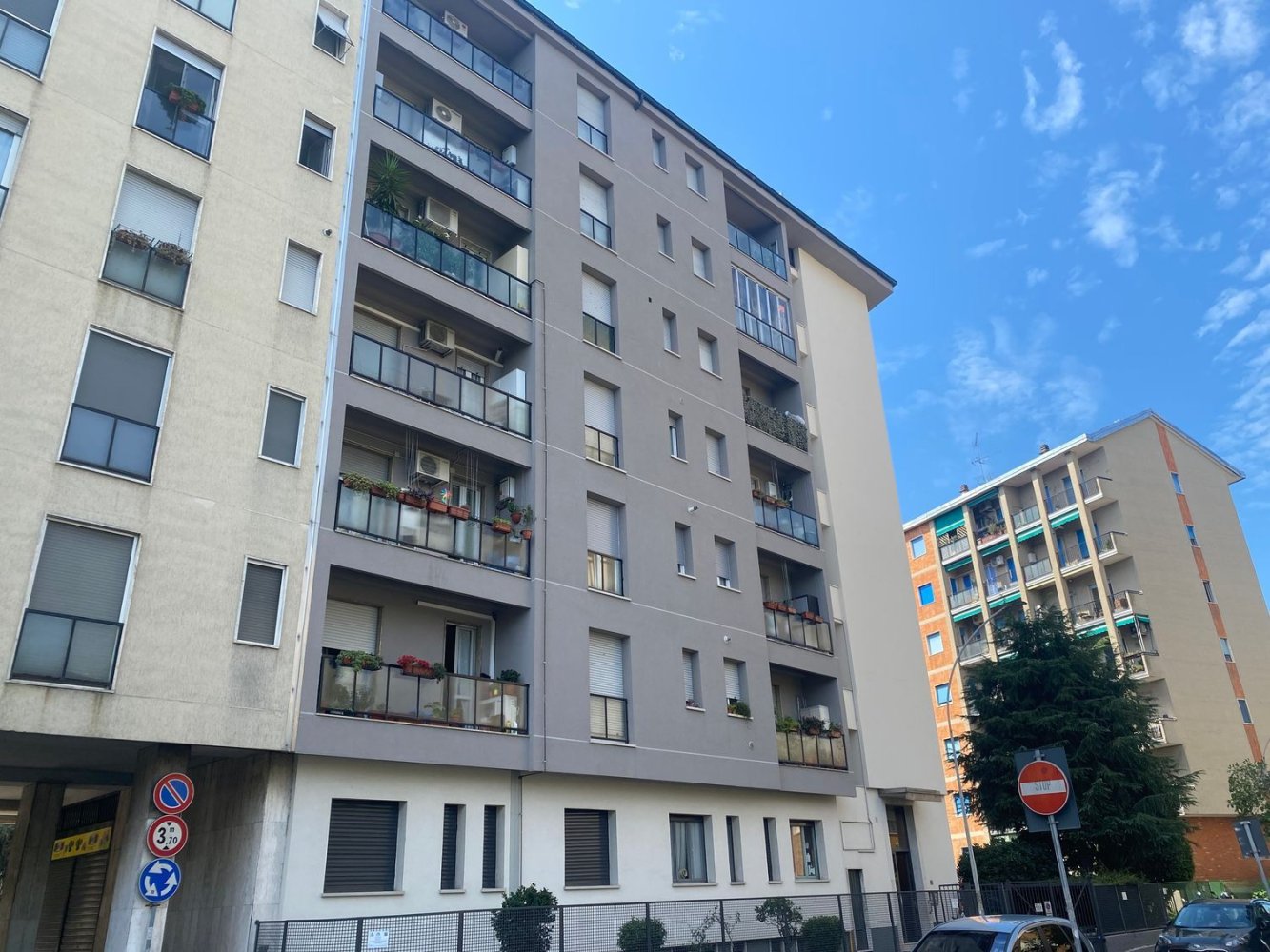 Квартира с 2 комнатами в Корсико, Италия № 318542