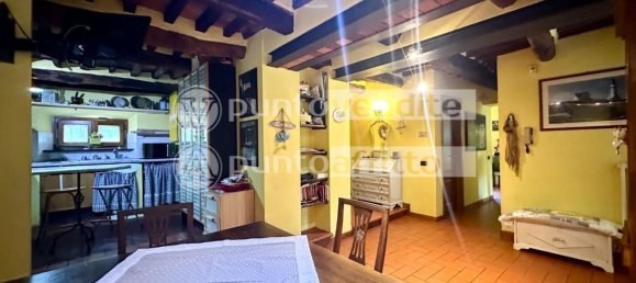 Вилла с 6 комнатами в Капаннори, Италия № 84048 10