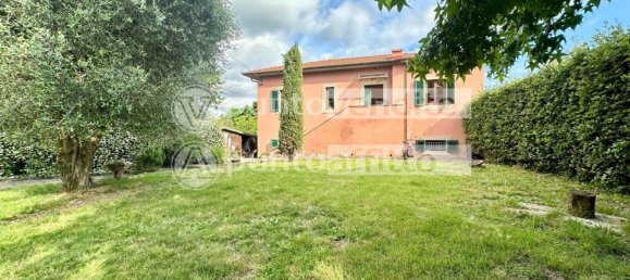 Вилла с 6 комнатами в Капаннори, Италия № 84048 31