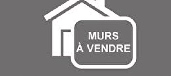 300m² Commercial property in Bourges, France No. 48068 3