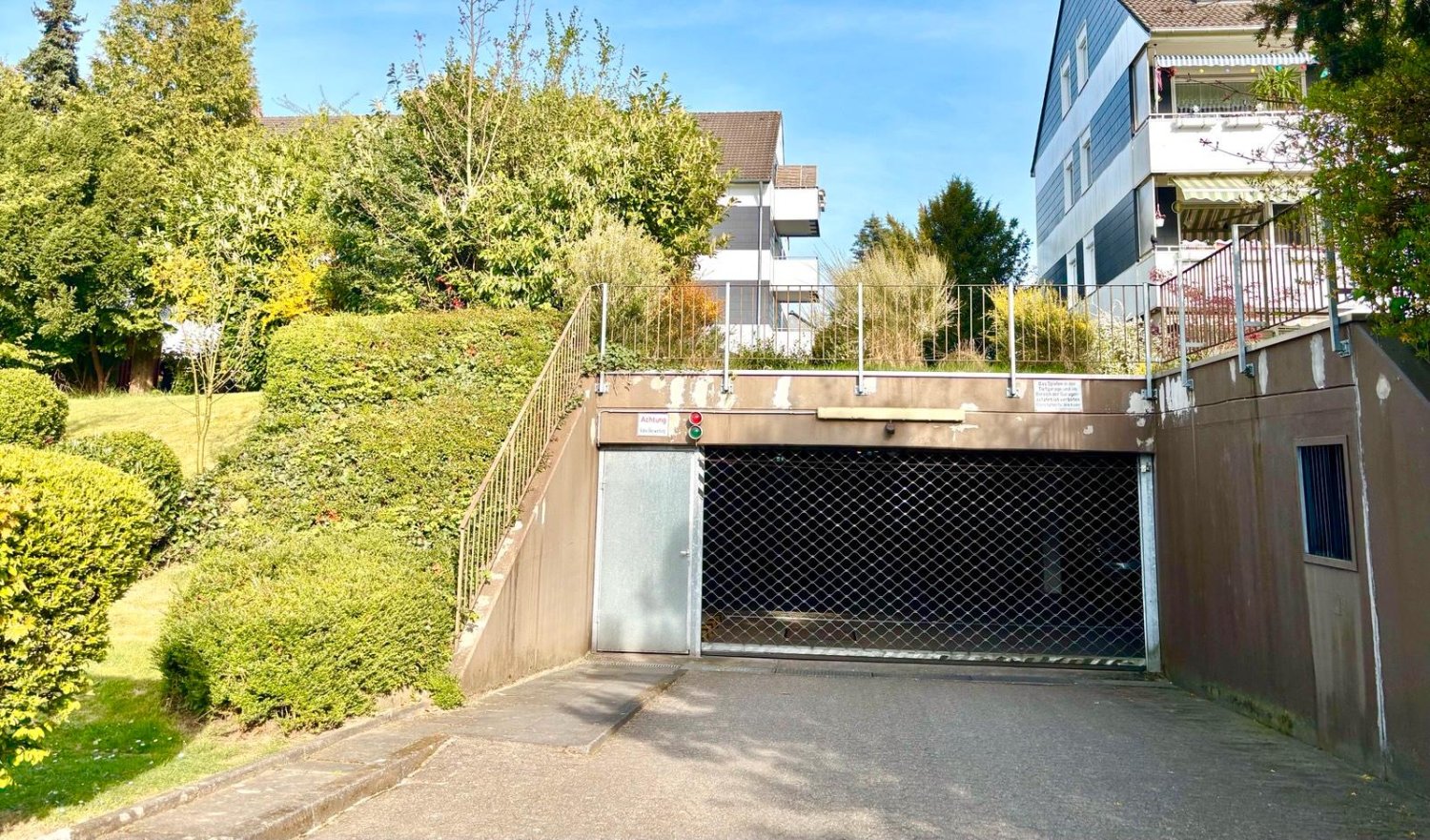 Parking à Mettmann, Germany No. 249625