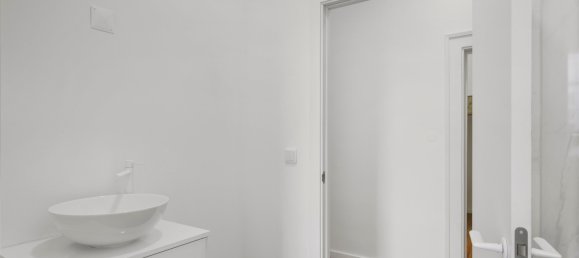 2 bedrooms Apartment in Lisbon, Portugal No. 74503 12