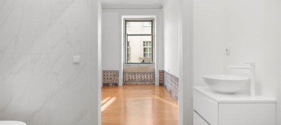 2 bedrooms Apartment in Lisbon, Portugal No. 74503 2