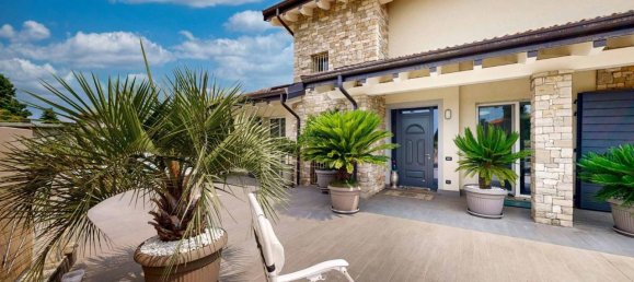 5 rooms Villa in Medolago, Italy No. 4759 28