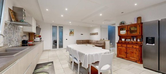 5 rooms Villa in Medolago, Italy No. 4759 61