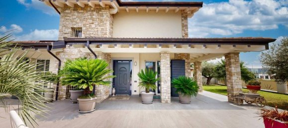 5 rooms Villa in Medolago, Italy No. 4759 51