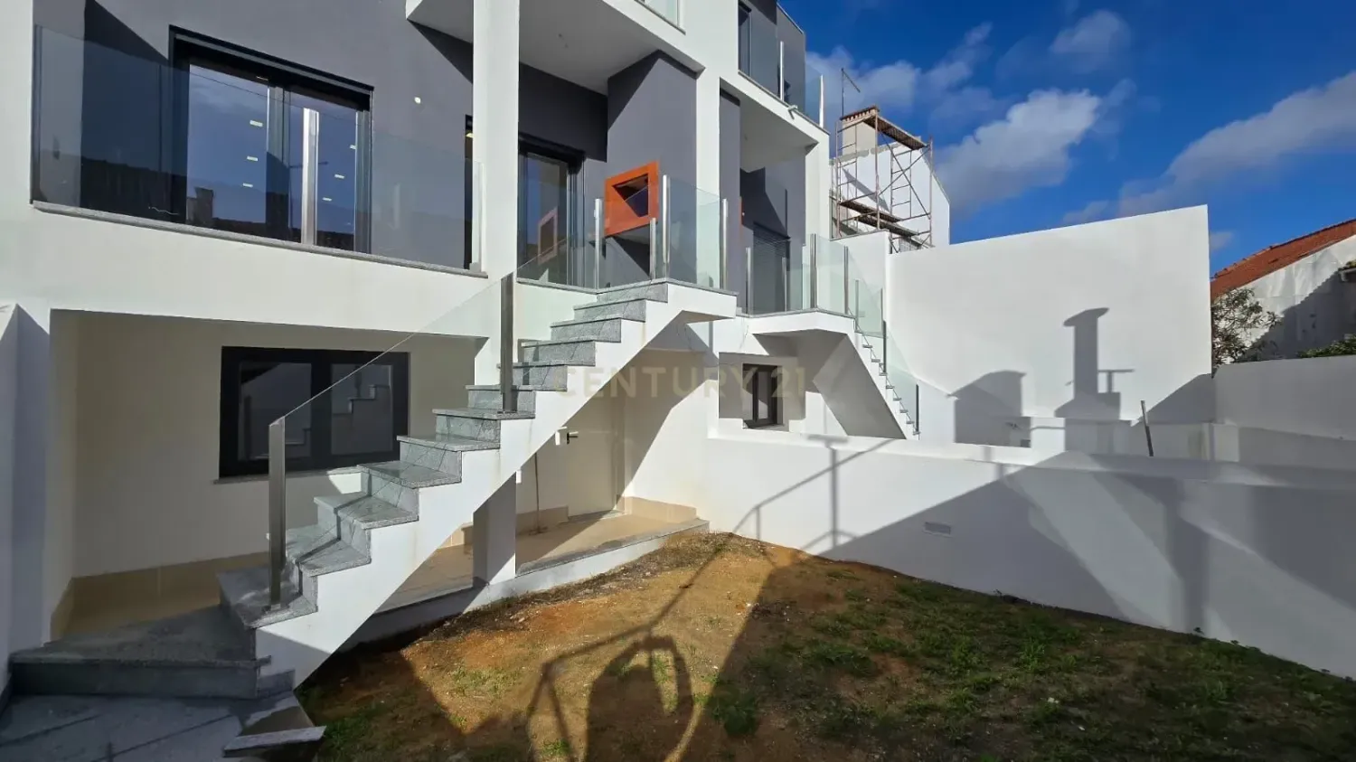 3 bedrooms Villa in Corroios, Portugal No. 240334