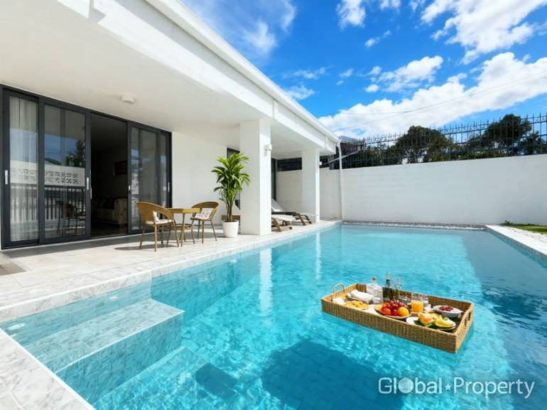 4 bedrooms House for sale in Pattaya, Chonburi, Eastern Thailand, Thailand № 144583