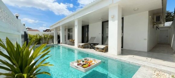 4 bedrooms House for sale in Pattaya, Chonburi, Eastern Thailand, Thailand № 144583 2