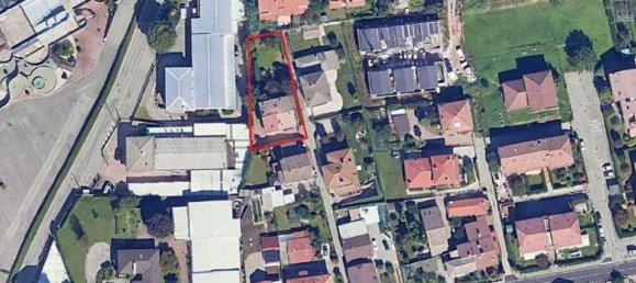 5 rooms Apartment in Vertemate con Minoprio, Italy No. 6777 21