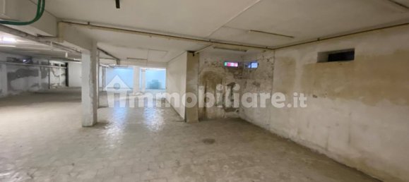 527m² Warehouse in Naples, Italy No. 350701 2