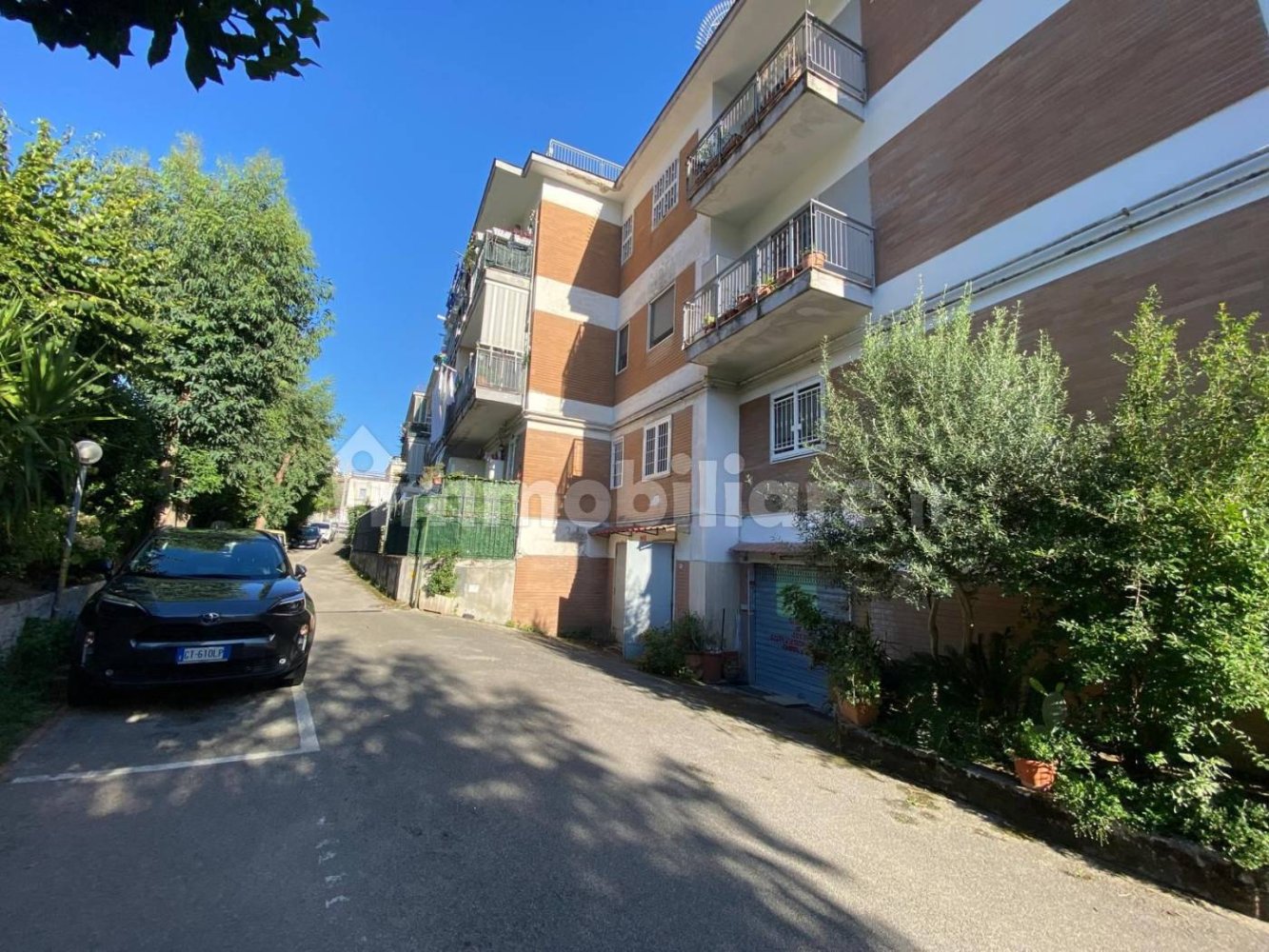 527m² Warehouse in Naples, Italy No. 350701