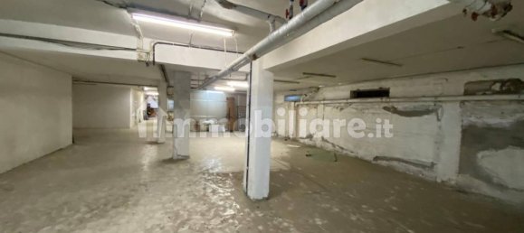 527m² Warehouse in Naples, Italy No. 350701 5