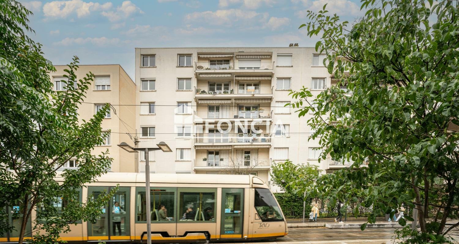 2 bedrooms Apartment in Orleans, France No. 257415