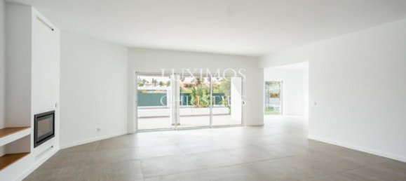 5 bedrooms Villa in Quarteira, Portugal No. 98855 11
