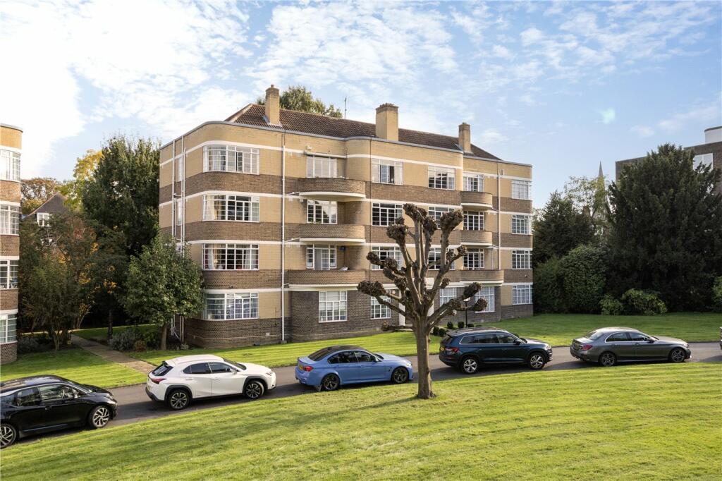 3 bedrooms Apartment in London, United Kingdom No. 3753