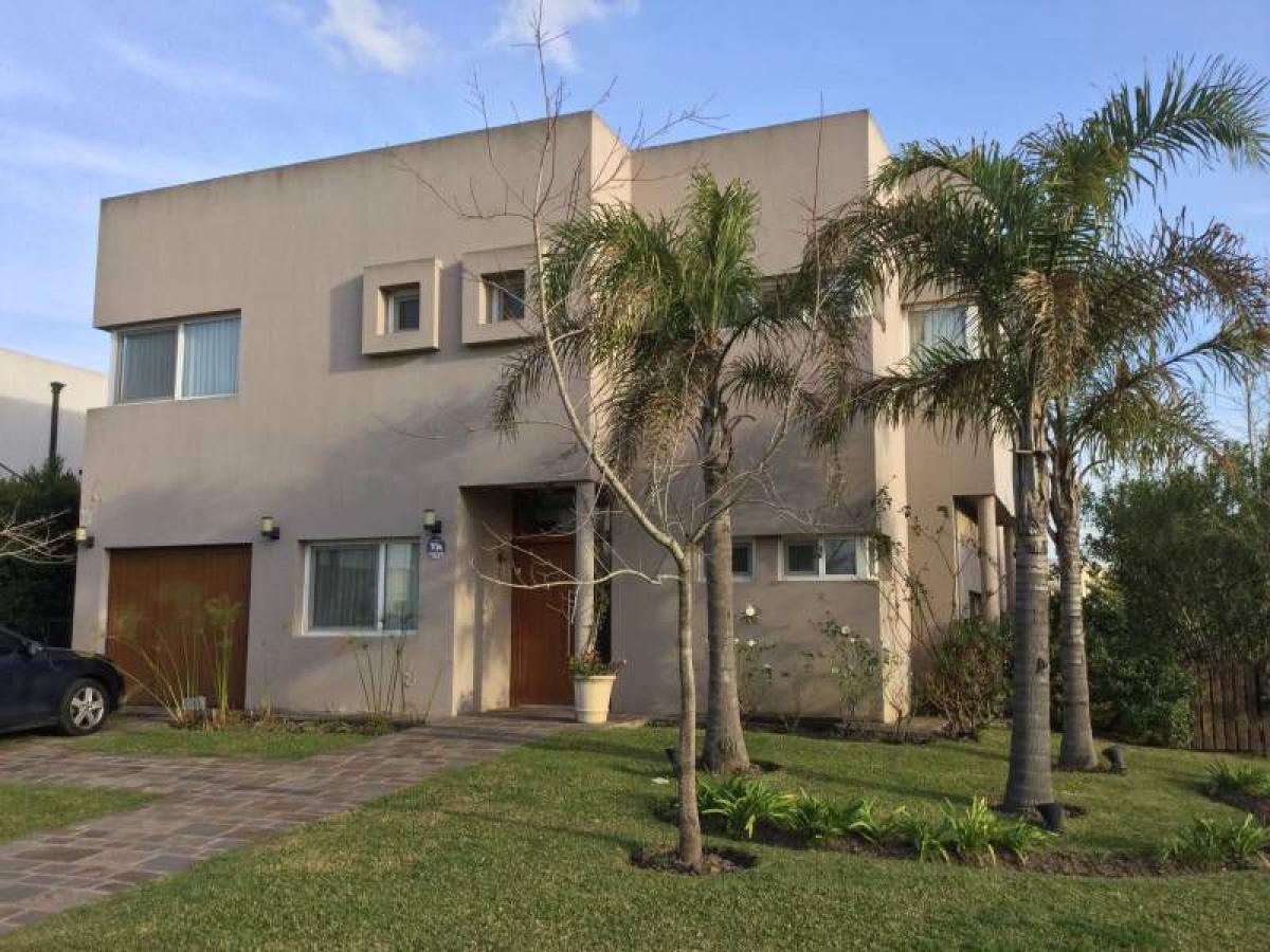 4 bedrooms House in Tigre, Argentina No. 1468
