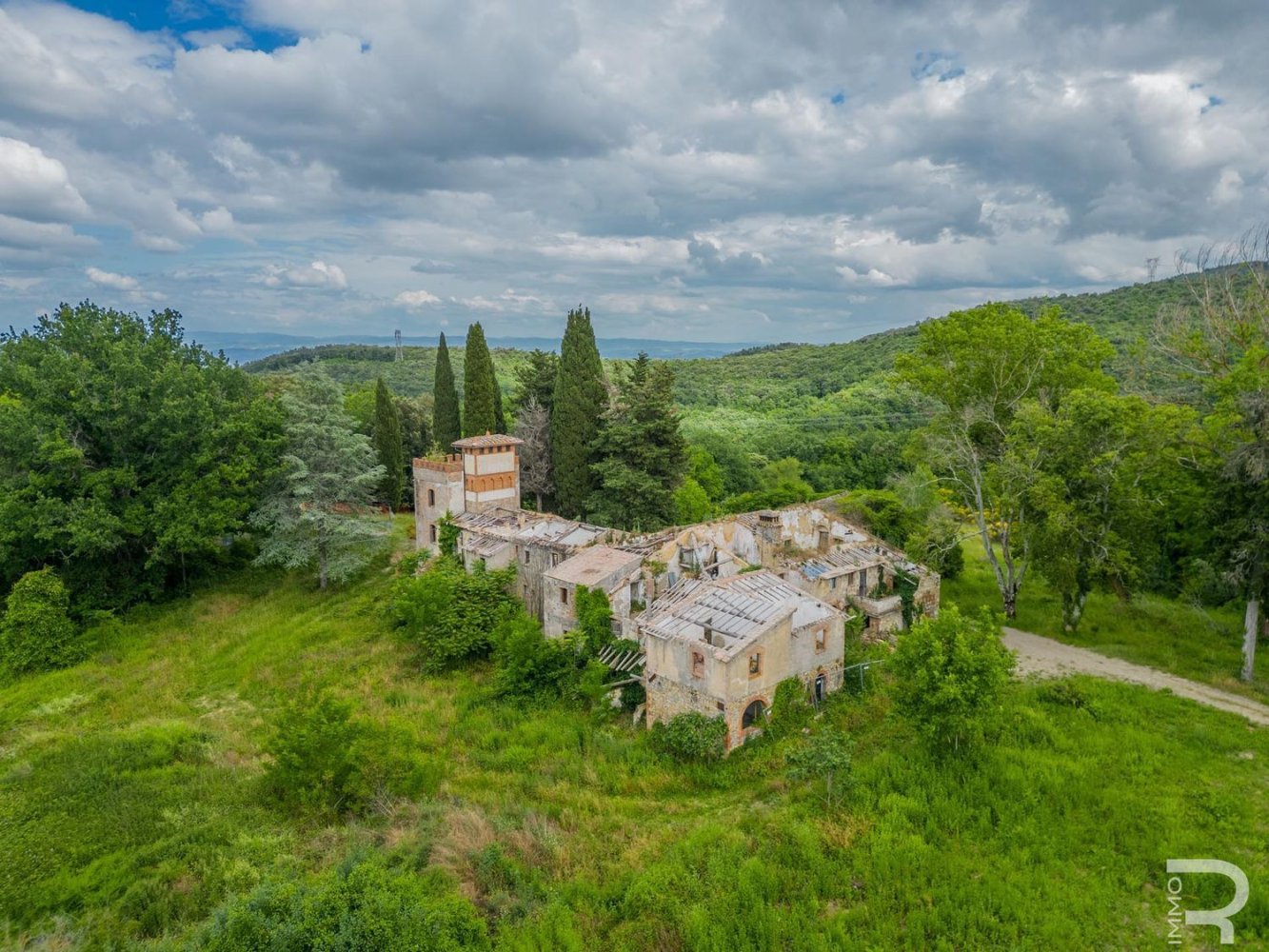 22 rooms House in San Gimignano, Italy No. 66001