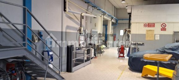 2744m² Warehouse in Ravenna, Italy No. 317778 3