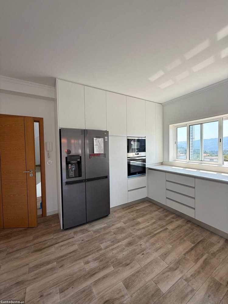 Дом с 3 спальнями в Марку ди Канавезиш, Португалия № 217788